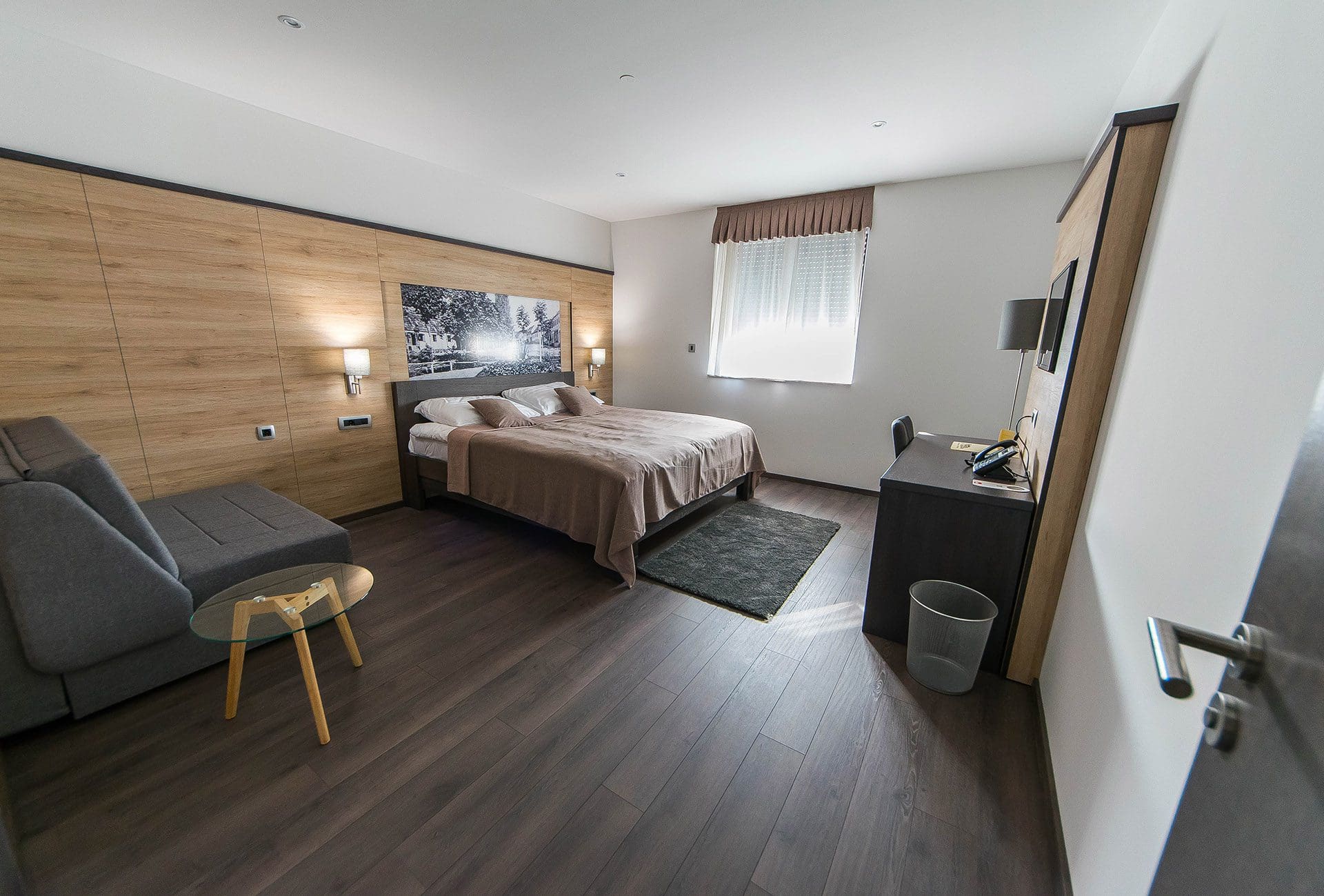 Turistička zajednica grada Kutine, TZGK, TZK, Turizam, Hrvatska, Moslavina, Kutina, King's Pub Kutina